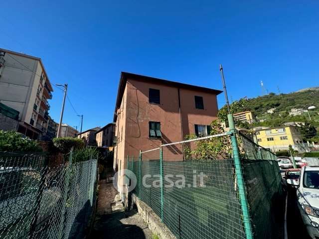 Appartamento in Vendita in Via Borzoli 95 a Genova