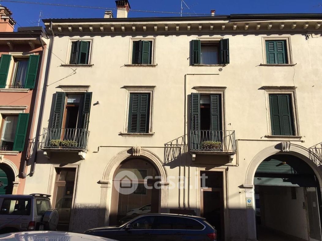 Appartamento in Affitto in Via Nicola Mazza 19 a Verona