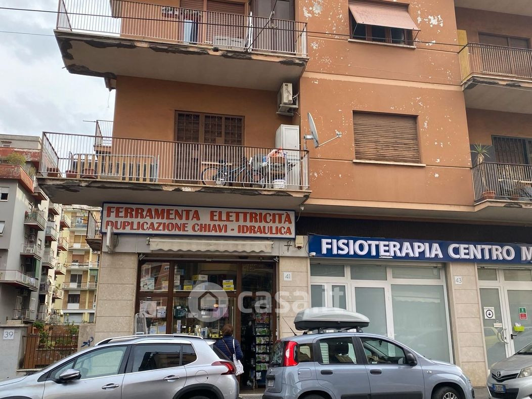 Negozio/Locale commerciale in Vendita in Via bresadola a Roma