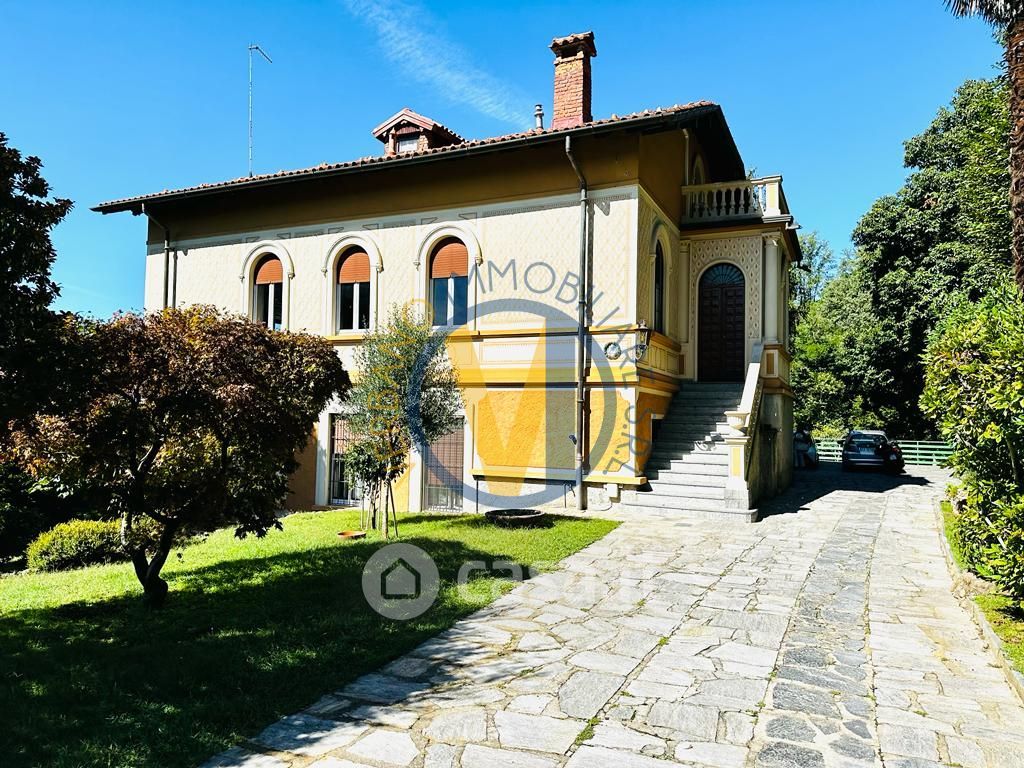 Villa in Vendita in Via Bellavista 16 a Varese