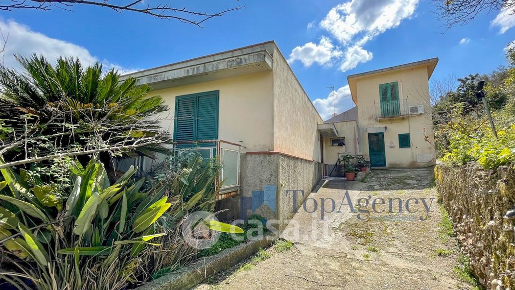 Casa indipendente in Vendita in Via Leonardo Sciascia 39 a Messina