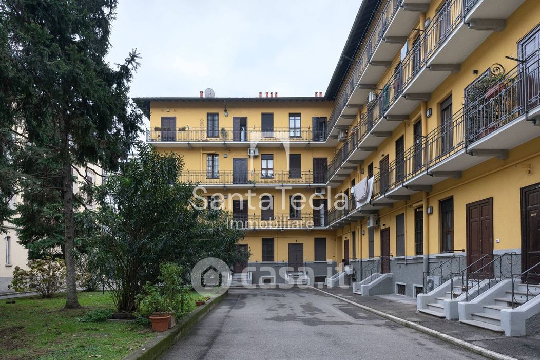 Appartamento in Vendita in Viale Nazario Sauro 7 a Milano