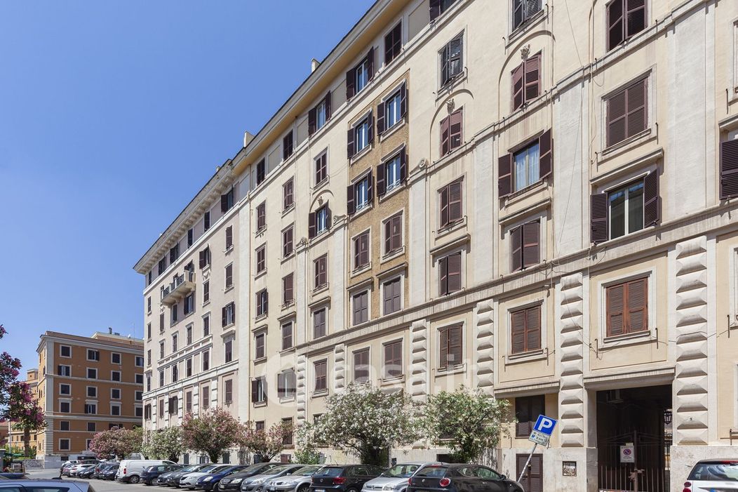 Appartamento in Vendita in Via Voghera a Roma