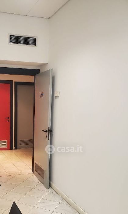 Ufficio in Affitto in Via Lazzaretto a Milano