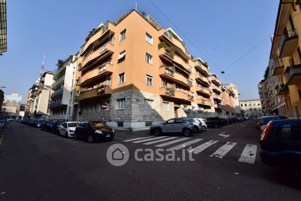Appartamento in Vendita in Via dei Carracci 3 a Milano