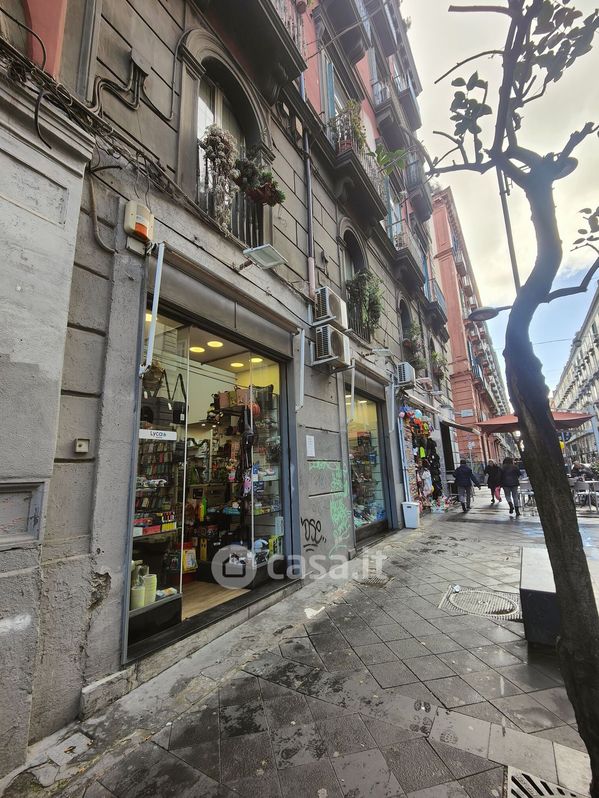 Negozio/Locale commerciale in Affitto in Via Duomo 21 a Napoli