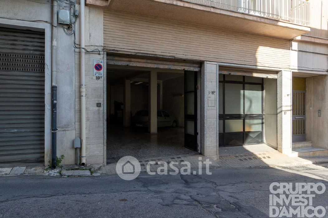 Garage/Posto auto in Vendita in Via Giovanni Bovio a Ostuni