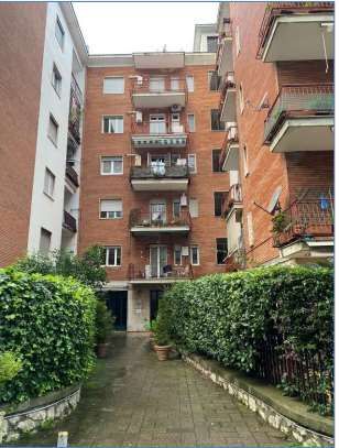 Appartamento in Vendita in Via San Domenico 62 a Napoli