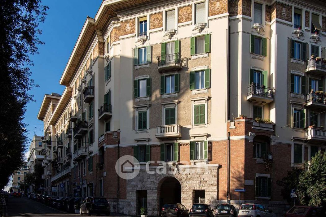 Appartamento in Vendita in Via Chiana a Roma