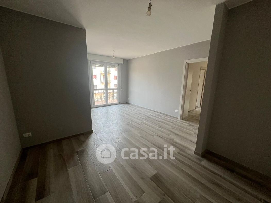Appartamento in Affitto in Via Trieste a Montichiari