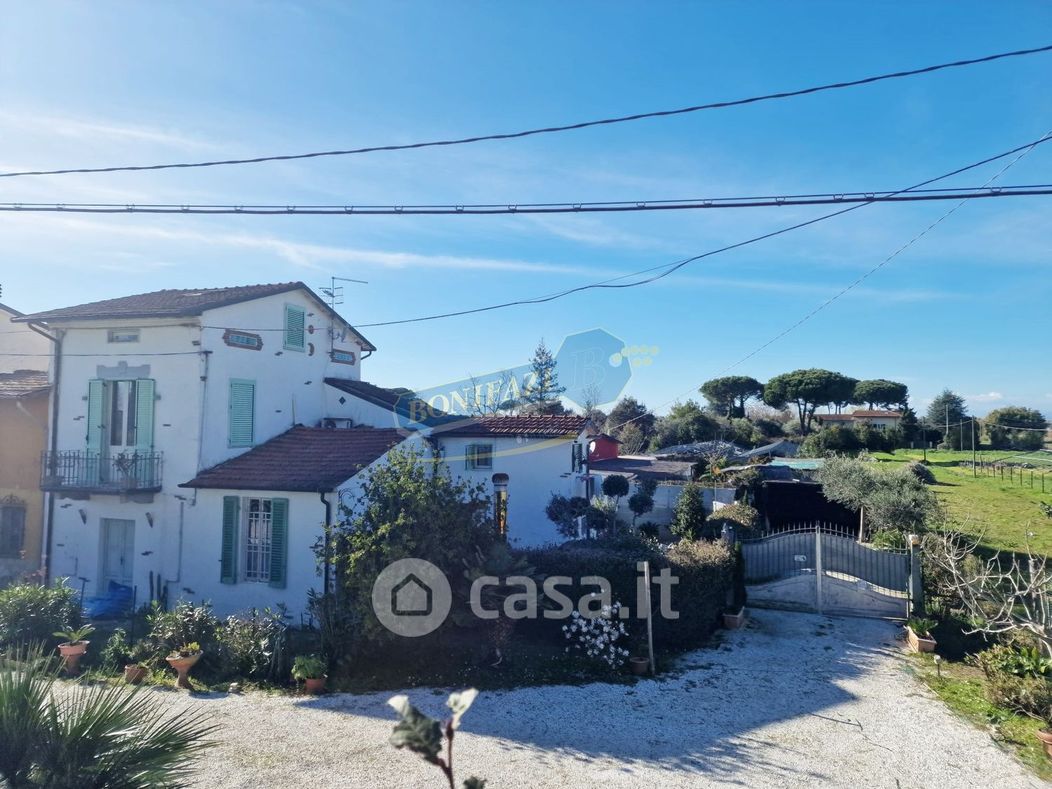 Casa Bi/Trifamiliare in Vendita in SP1 a Camaiore