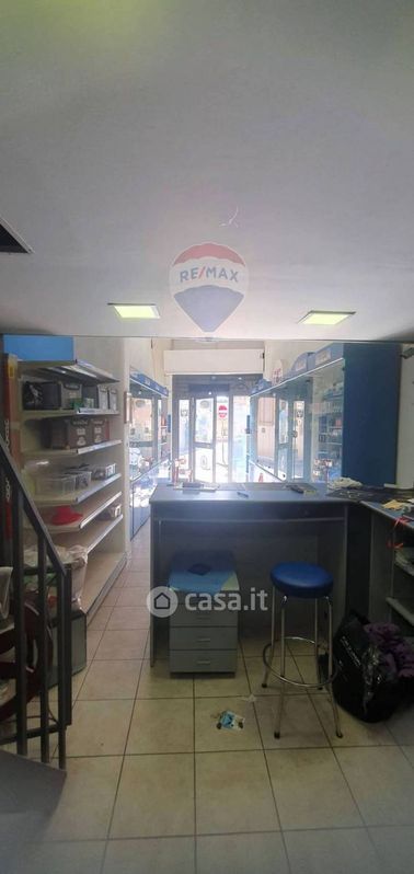 Negozio/Locale commerciale in Vendita in Via Cibele 34 /A a Catania