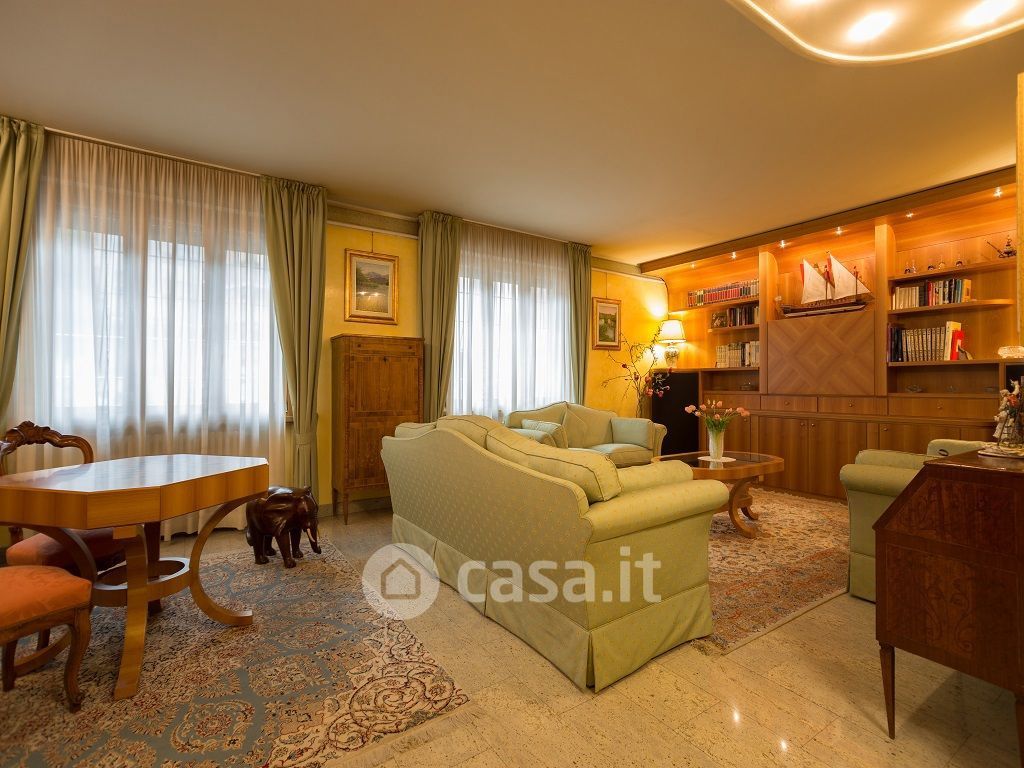 Villa in Vendita in Via Privata Marzabotto 23 a Milano