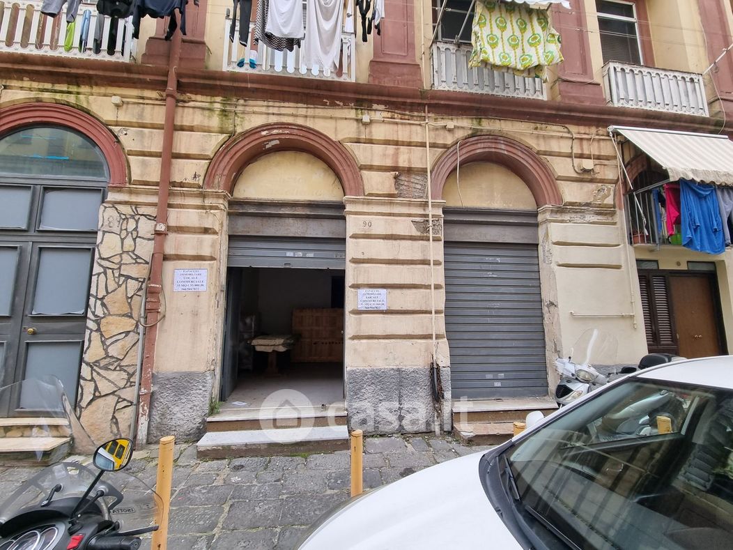 Negozio/Locale commerciale in Vendita in Via pavia 90 a Napoli