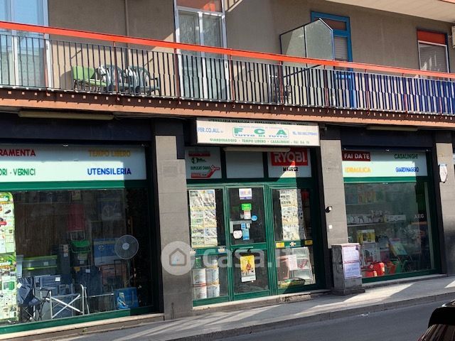 Negozio/Locale commerciale in Vendita in Via Francesco Crispi a Bari