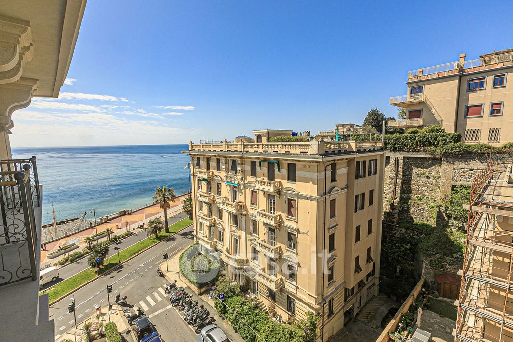 Appartamento in Vendita in Corso Italia a Genova