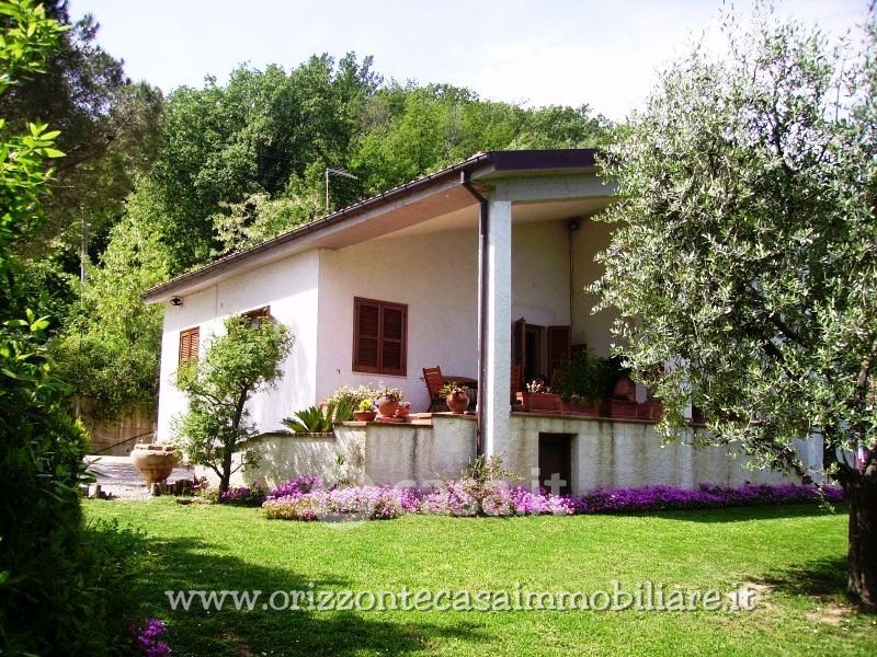 Villa in Vendita in a Ascoli Piceno