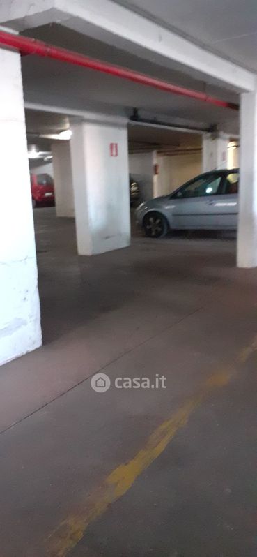 Garage/Posto auto in Vendita in Via Trasaghis 18 a Roma