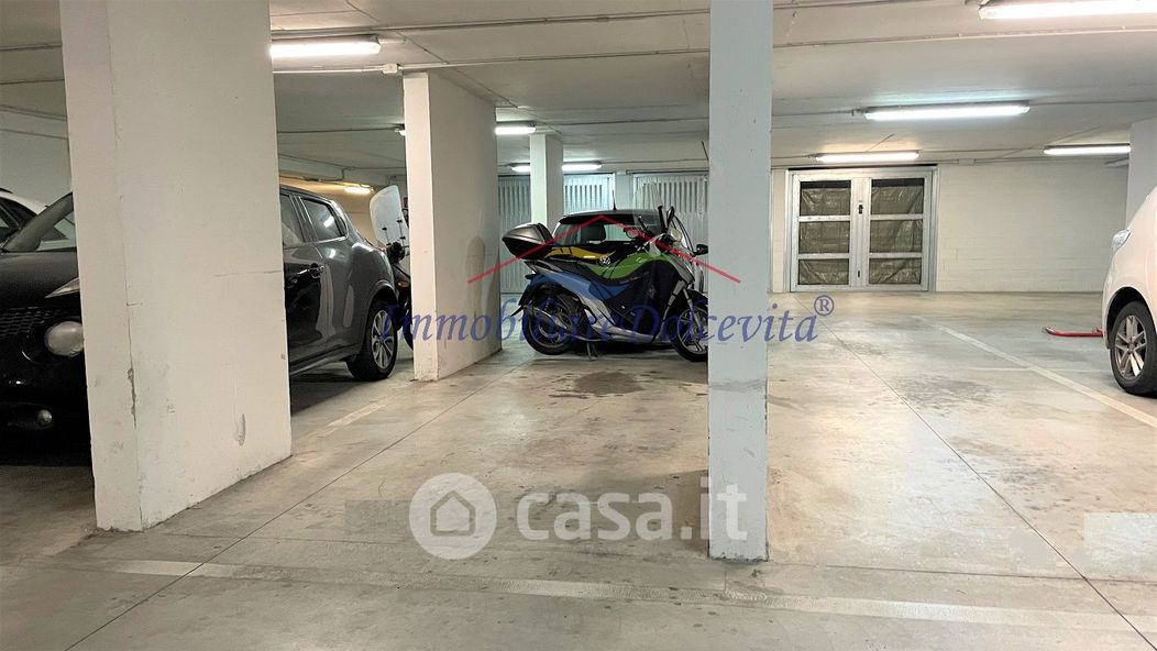 Garage/Posto auto in Vendita in Via Mario Castelnuovo Tedesco a Firenze
