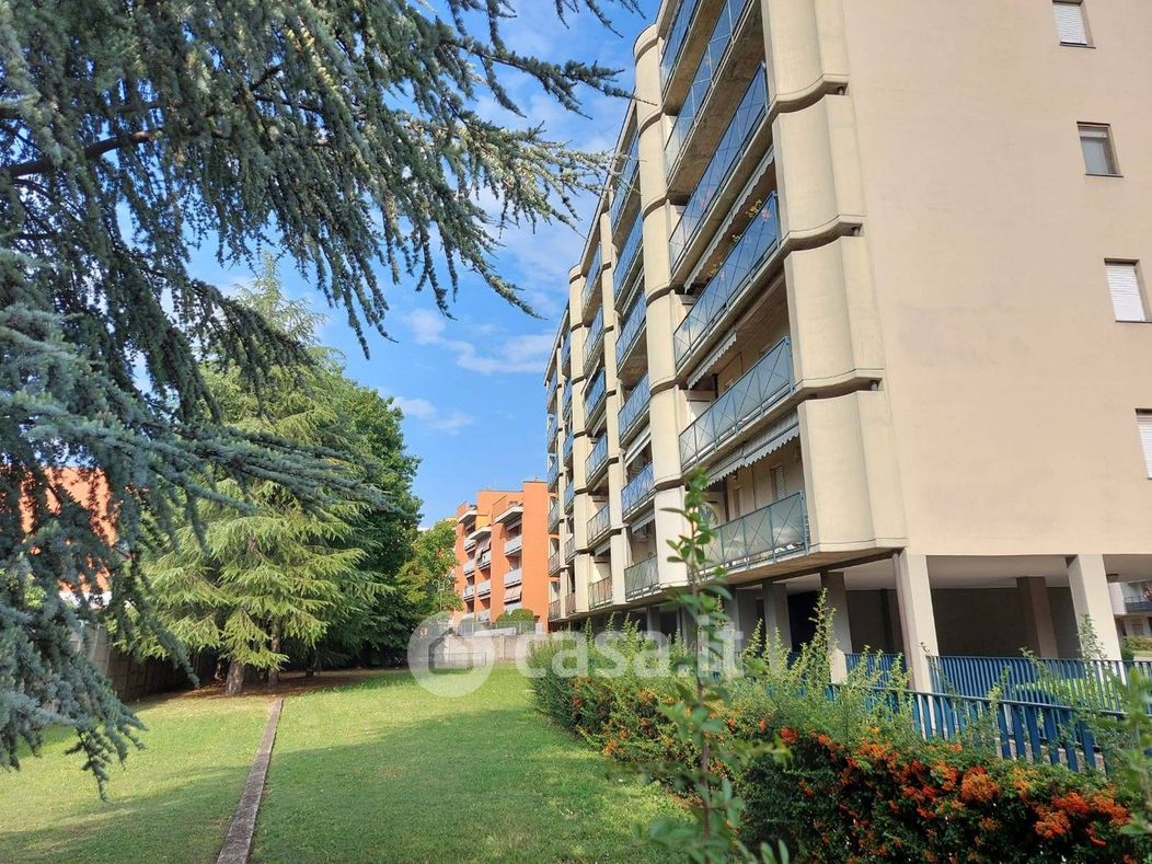 Appartamento in Vendita in Via Monte Cornagera a Bergamo