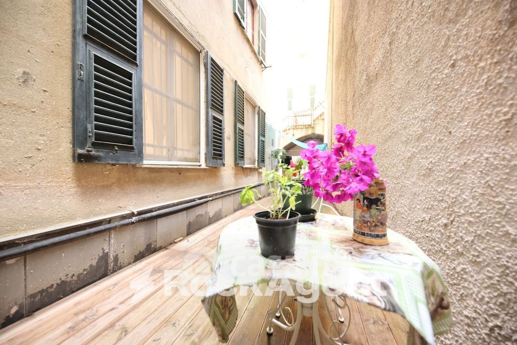 Appartamento in Vendita in Passo Caporale Pietro Barsanti 4 -1 a Genova