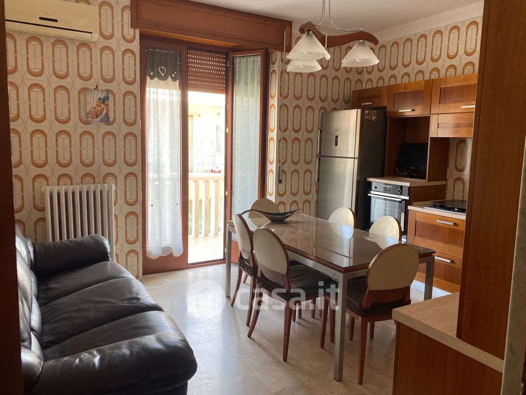 Appartamento in Vendita in Via Corsica a Gravina in Puglia
