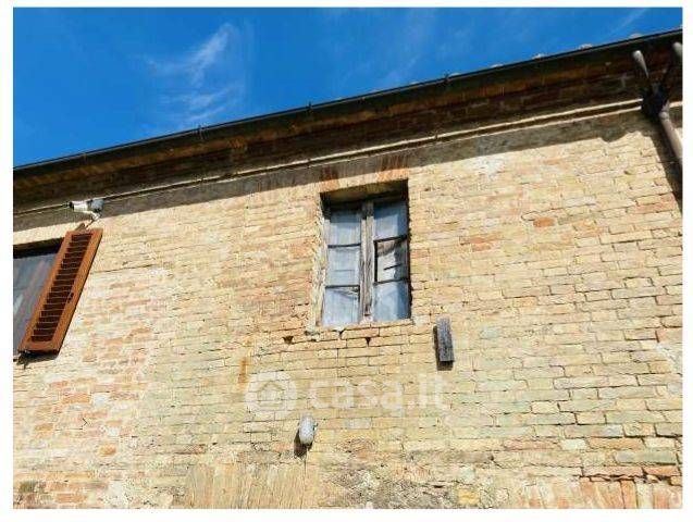 Rustico/Casale in Vendita in a Siena