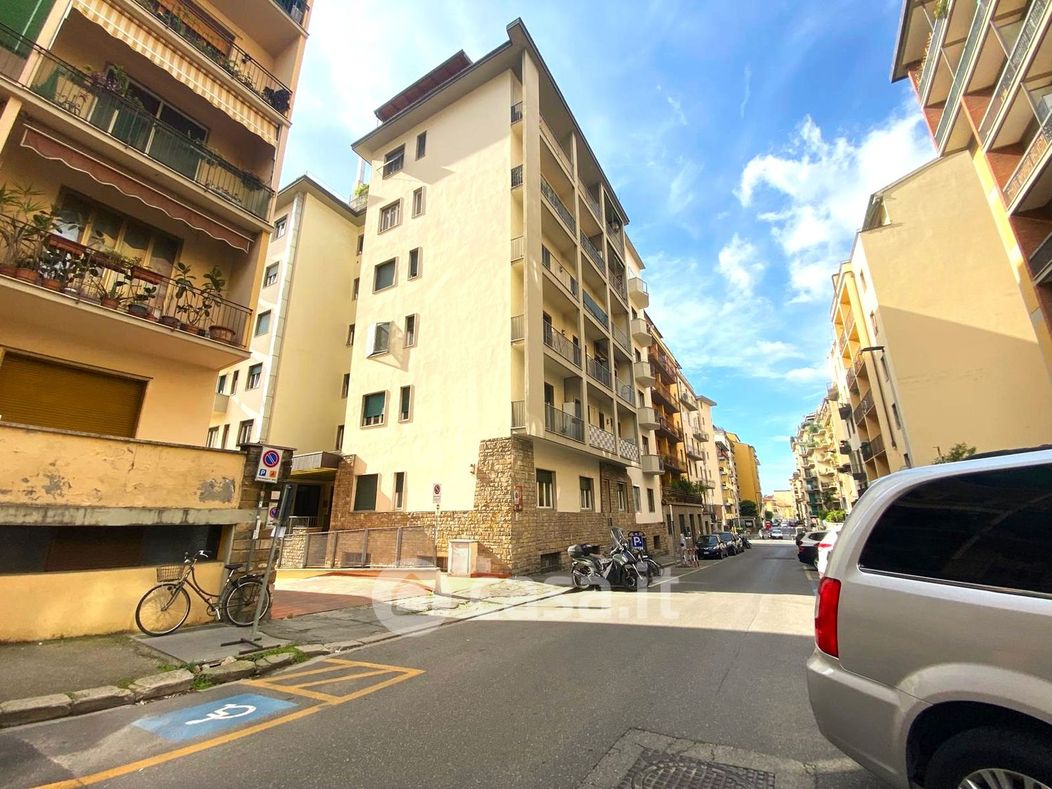 Appartamento in Vendita in Via Vincenzo Bellini 50 a Firenze