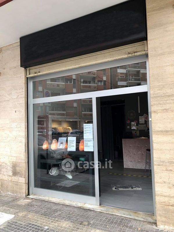 Negozio/Locale commerciale in Vendita in Via Francesco Campione 7 a Bari