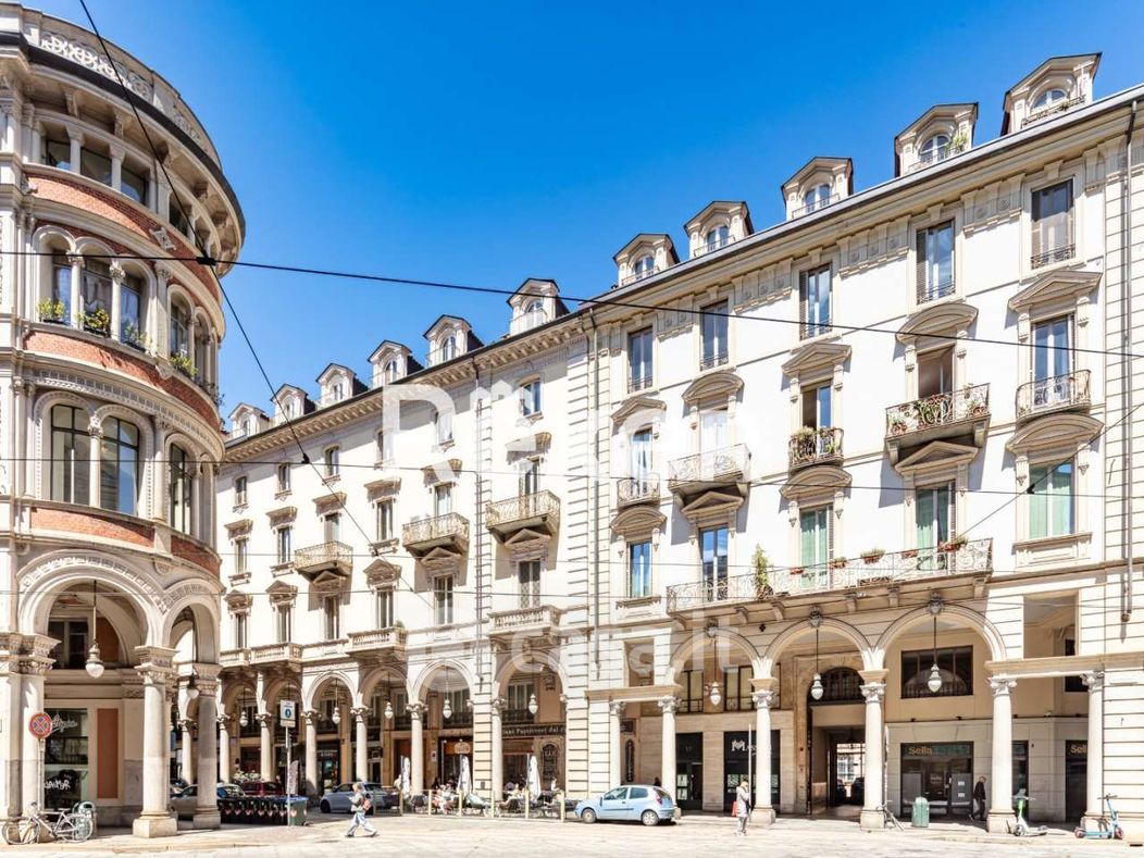 Appartamento in Vendita in Via Giuseppe Barbaroux 2 a Torino