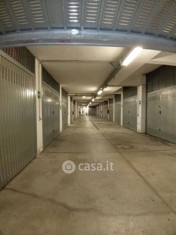 Garage/Posto auto in Vendita in Via Milano a Genova