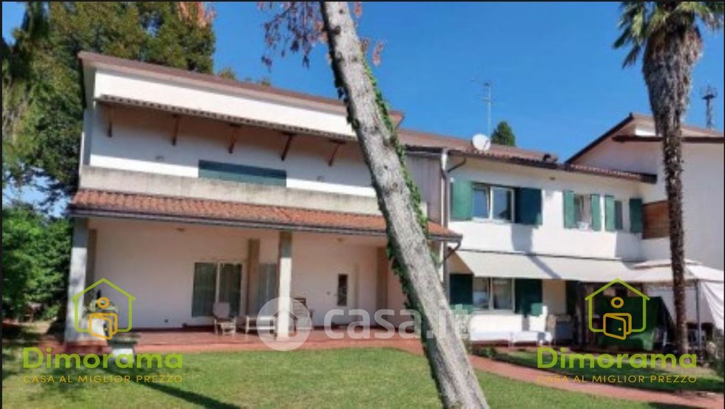 Villa in Vendita in Via Daniele Manin a San Stino di Livenza