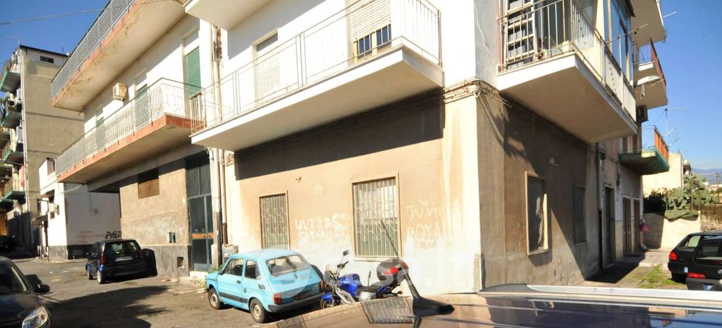 Appartamento in Vendita in Via Lucchese Palli 36 a Catania