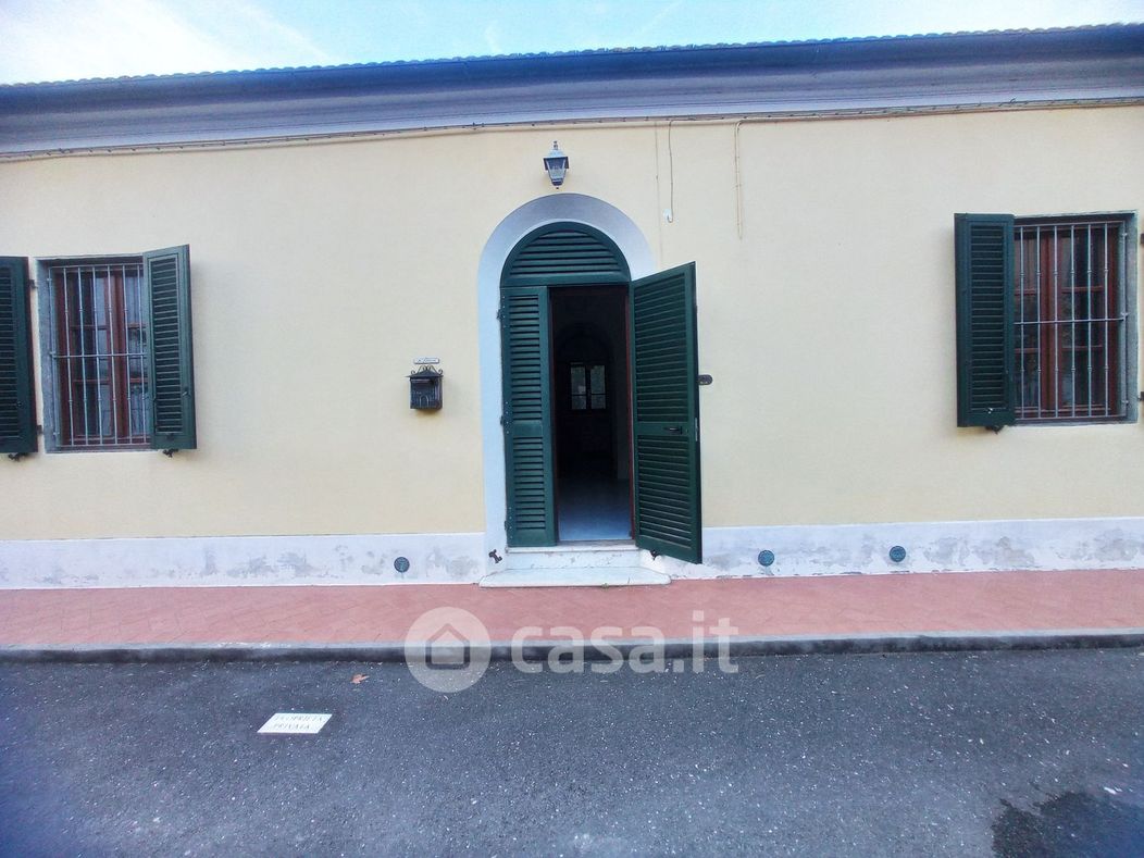 Casa indipendente in Vendita in Via M. Dinucci a San Giuliano Terme
