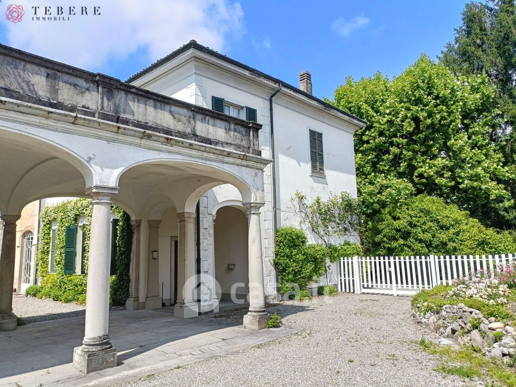 Villa in Vendita in Via Ponti 8 a Varese