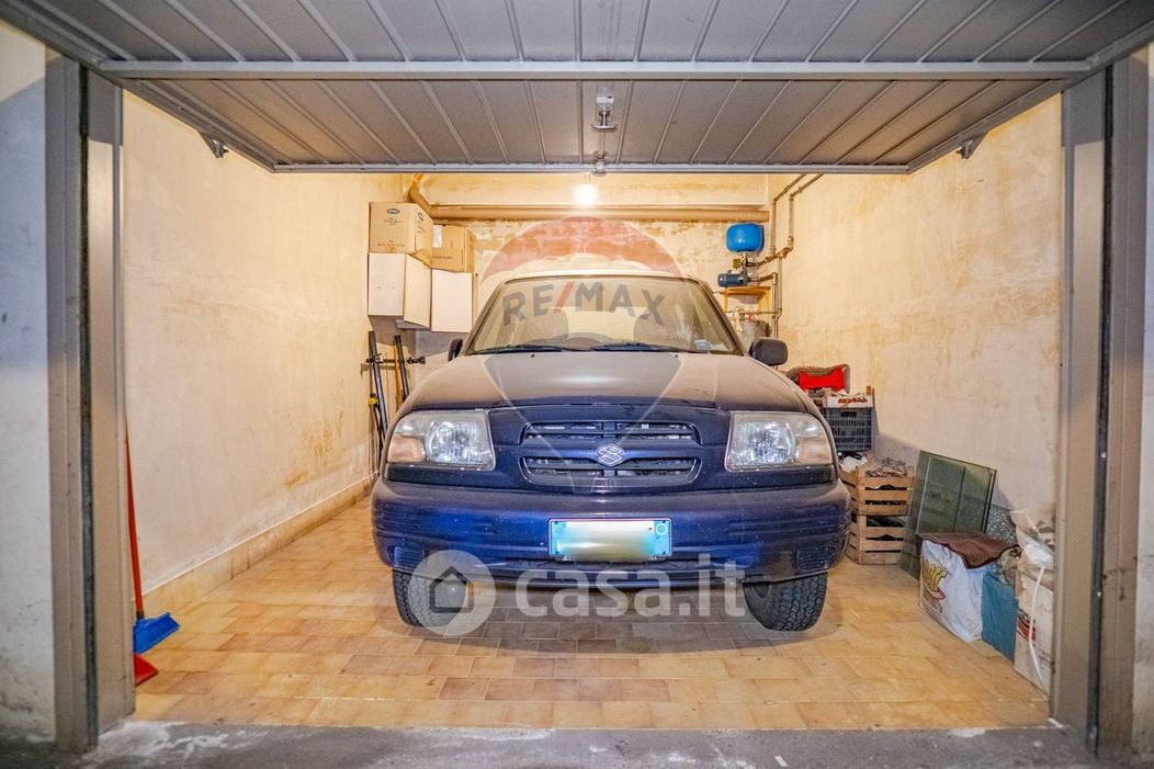 Garage/Posto auto in Vendita in Via Grazia 24 a Pedara