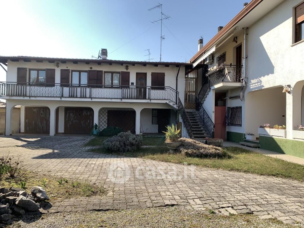 Casa Bi/Trifamiliare in Vendita in Via Cappuccini a Pordenone