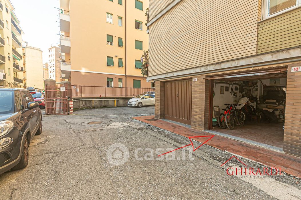 Garage/Posto auto in Vendita in Piazza Silvio Arrivabene 8 a Genova