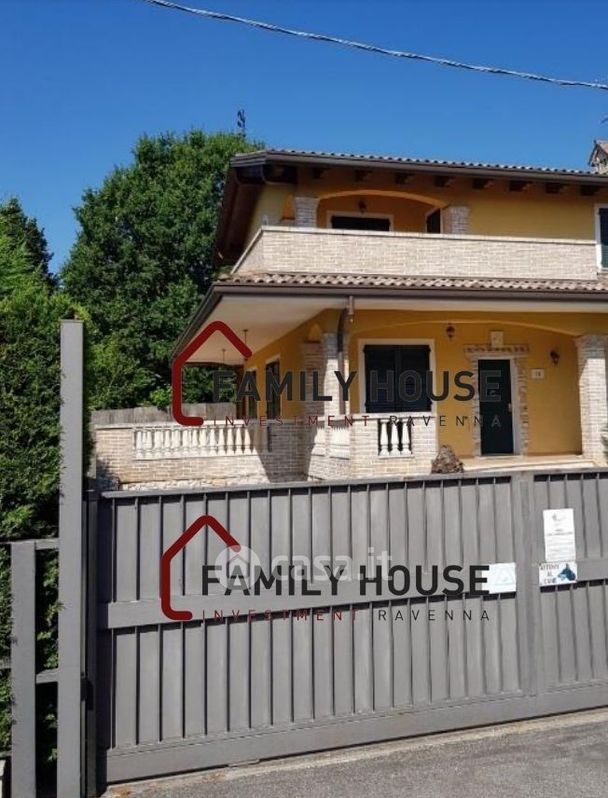 Villa in Vendita in Via Giacomo Camporesi 20 a Ravenna