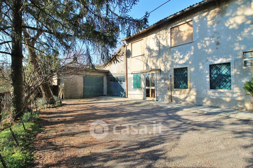 Casa Bi/Trifamiliare in Vendita in Via Monte Grappa 91 a Montebello Vicentino