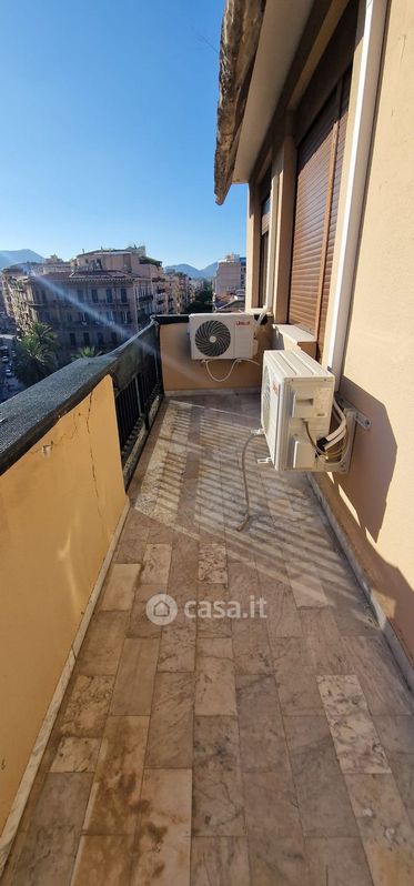 Appartamento in Affitto in Piazza Amendola 12 a Palermo