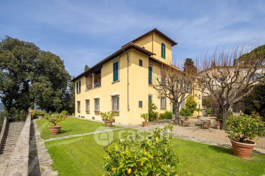 Villa in Vendita in a Firenze