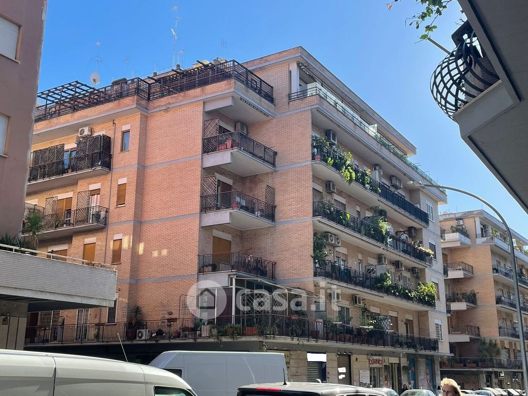 Appartamento in Vendita in Via Franco Sacchetti a Roma