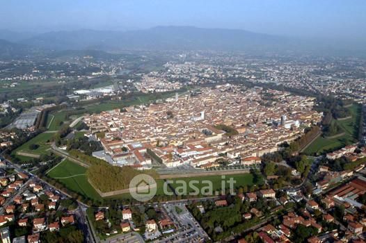 Negozio/Locale commerciale in Vendita in Via Vecchia Pesciatina a Lucca