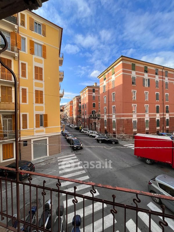 Appartamento in Vendita in Via milano a Savona