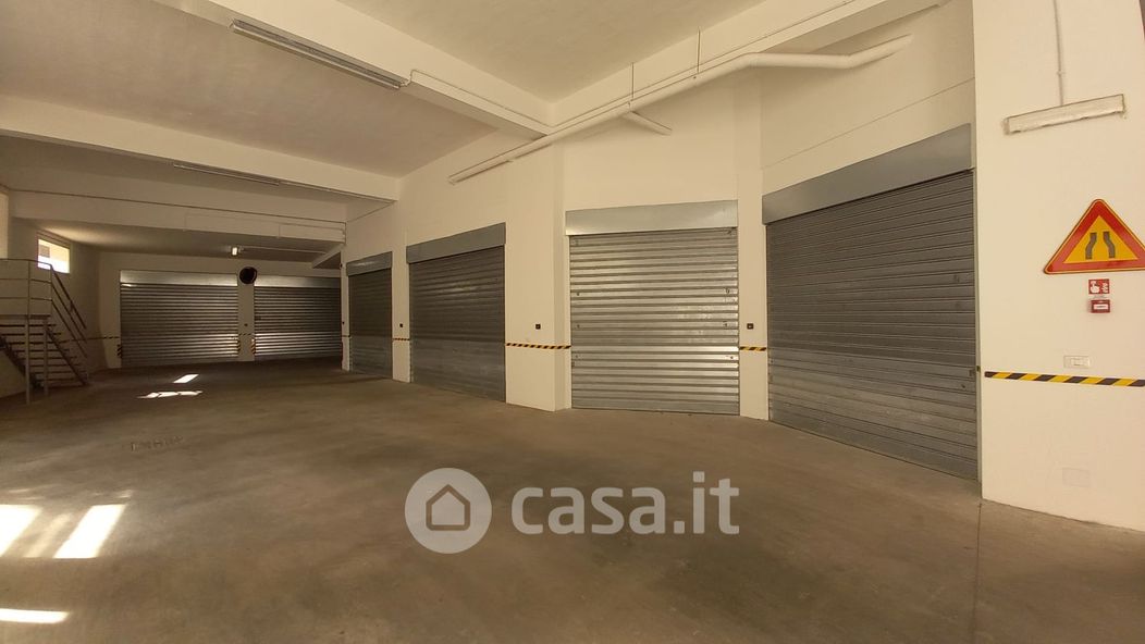 Garage/Posto auto in Vendita in Via Giuseppe Ingegneros a Palermo