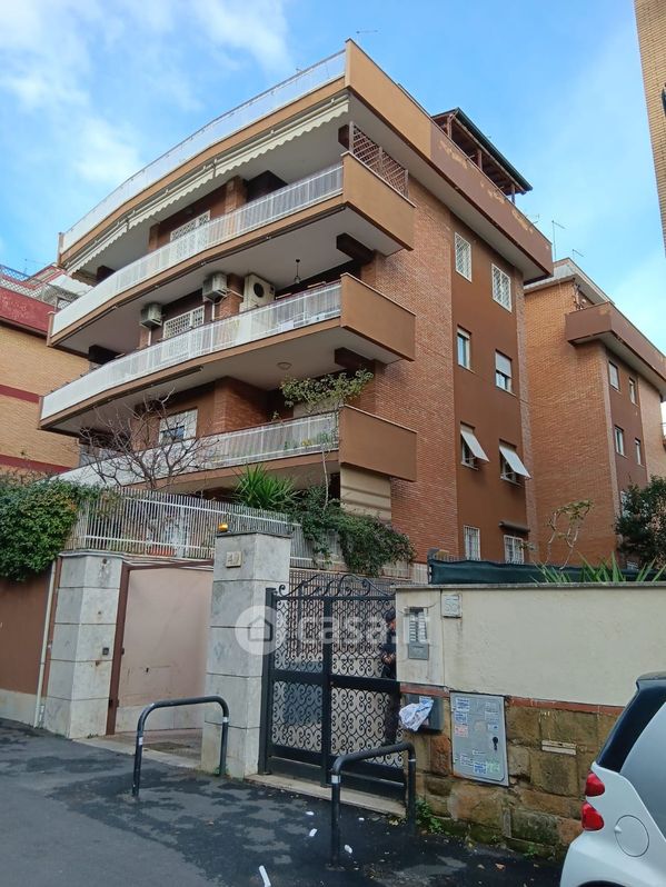 Appartamento in Vendita in Via Cairo Montenotte a Roma