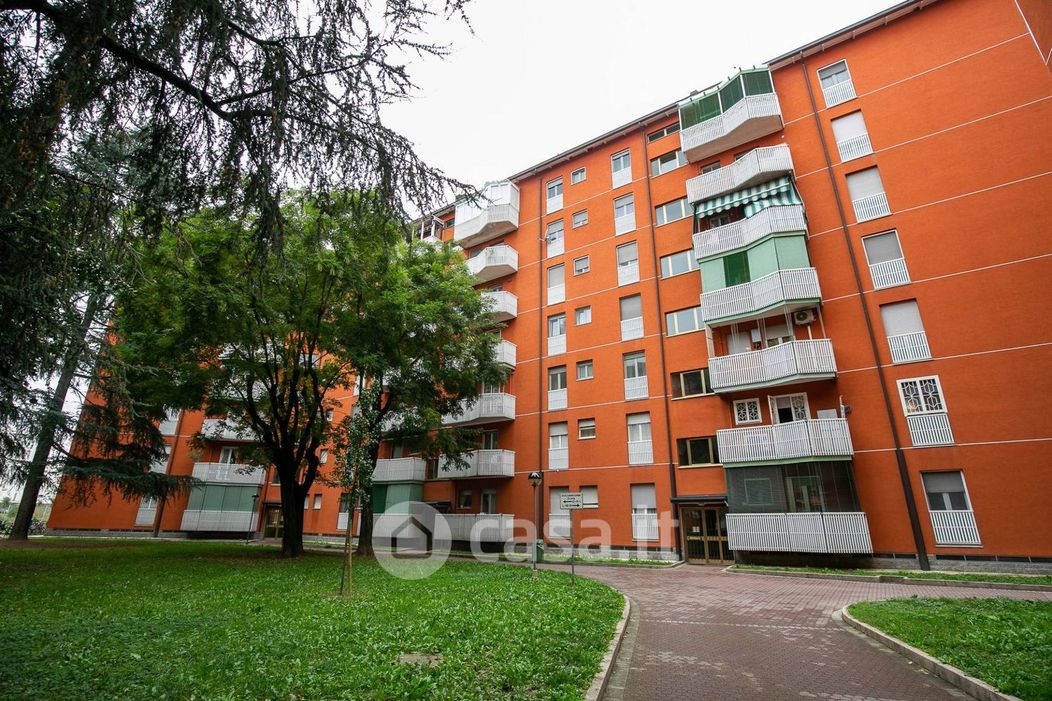 Appartamento in Vendita in Via Luigi Sordello 10 a Milano
