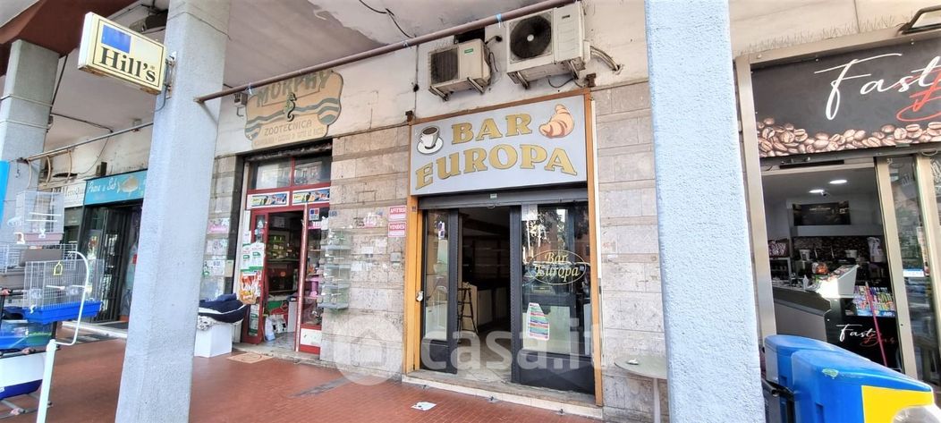 Negozio/Locale commerciale in Vendita in Via dell'Epomeo a Napoli