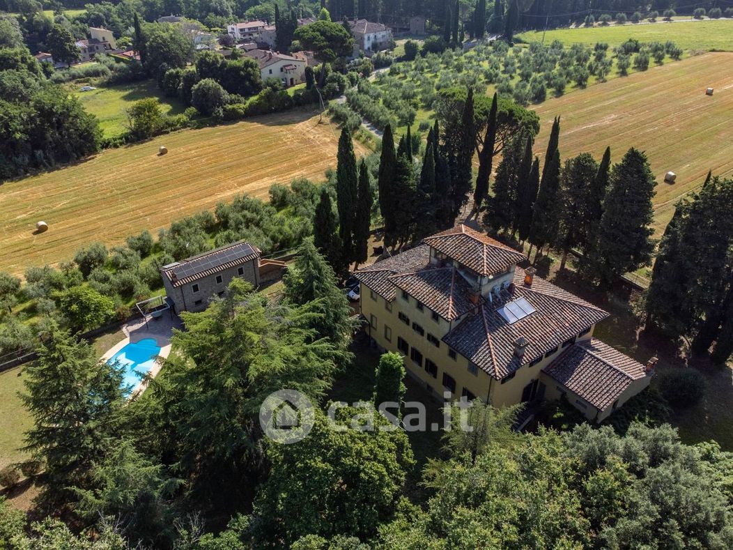 Villa in Vendita in Strada senza nome a Arezzo